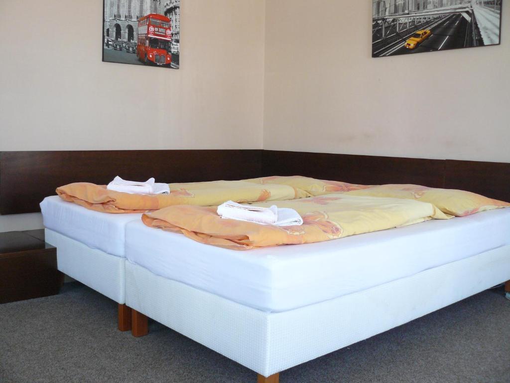 Hotel Bila Ruze Brno Ngoại thất bức ảnh